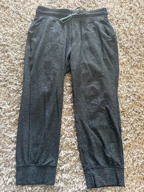 LULULEMON 8 ✨ adult Jogger Pants with drawstring good condition